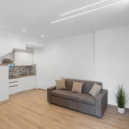 Sulla Costa Apartment *